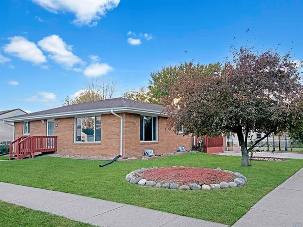 121 N 19th St, Dakota City, NE 68731