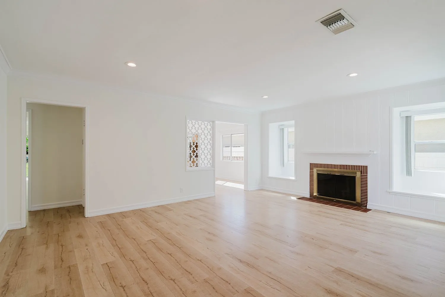 3 bed, 1700 sqft, $5,950 — Photo 3