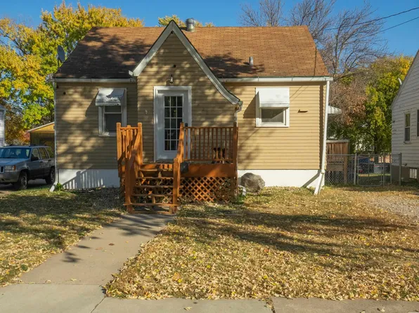 2420 Rebecca St, Sioux City, IA 51103