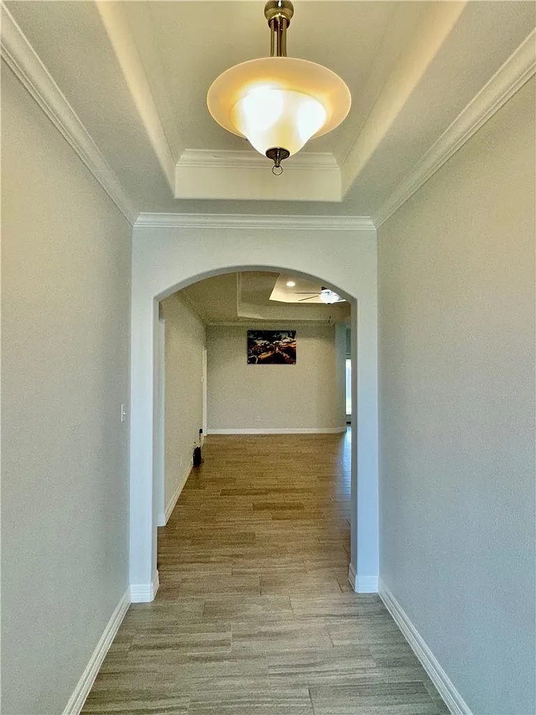 3 bed, 2.0 bath, 1670 sqft, $2,350 — Photo 3