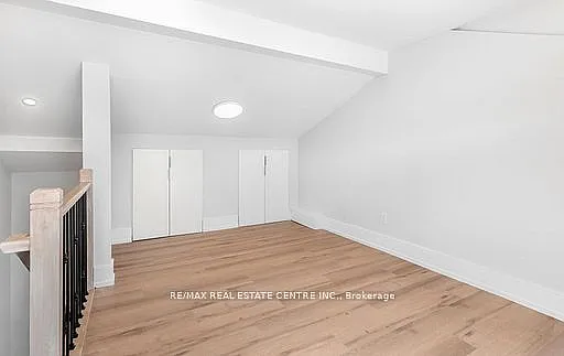 271 Queen St S #204 — Photo 15