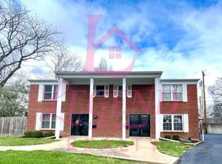 1061 Willow Brook Dr, Saint Louis, MO 63146