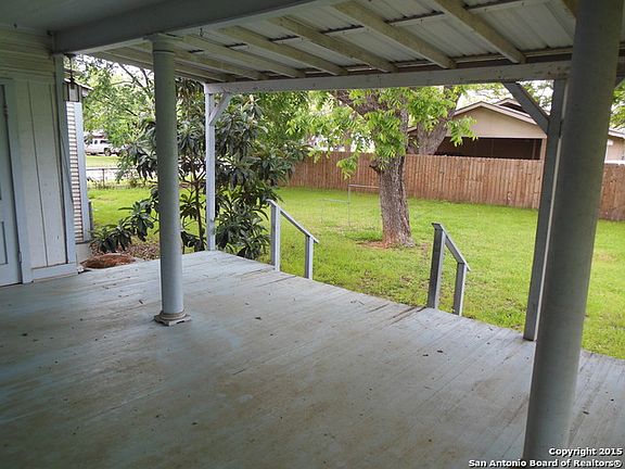 2nd image of 506 E Brazos St