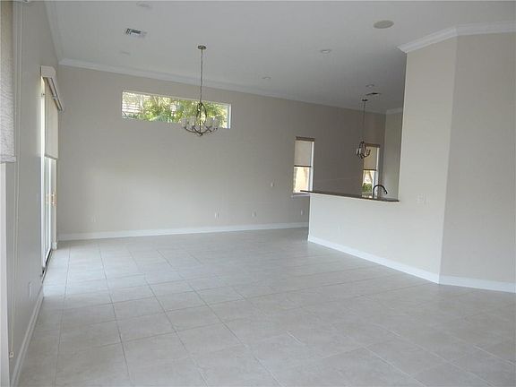 5th image of 1262 River Reach Dr