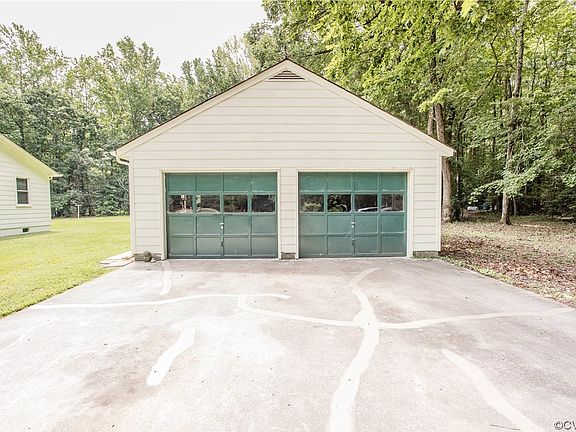 5th image of 2421 NE Branchwood Dr
