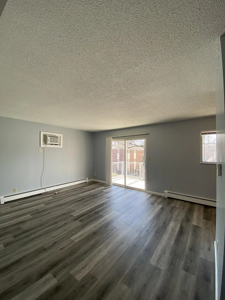 Building Photo - 616 S New St #5