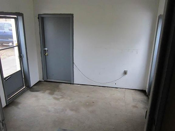 3rd image of 3770 Michigan Ave W