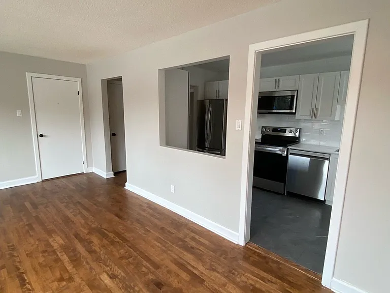 228 Woodroffe Ave #1 — Photo 4