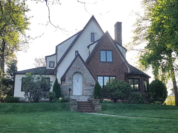 111 Puritan Dr, Port Chester, NY 10573