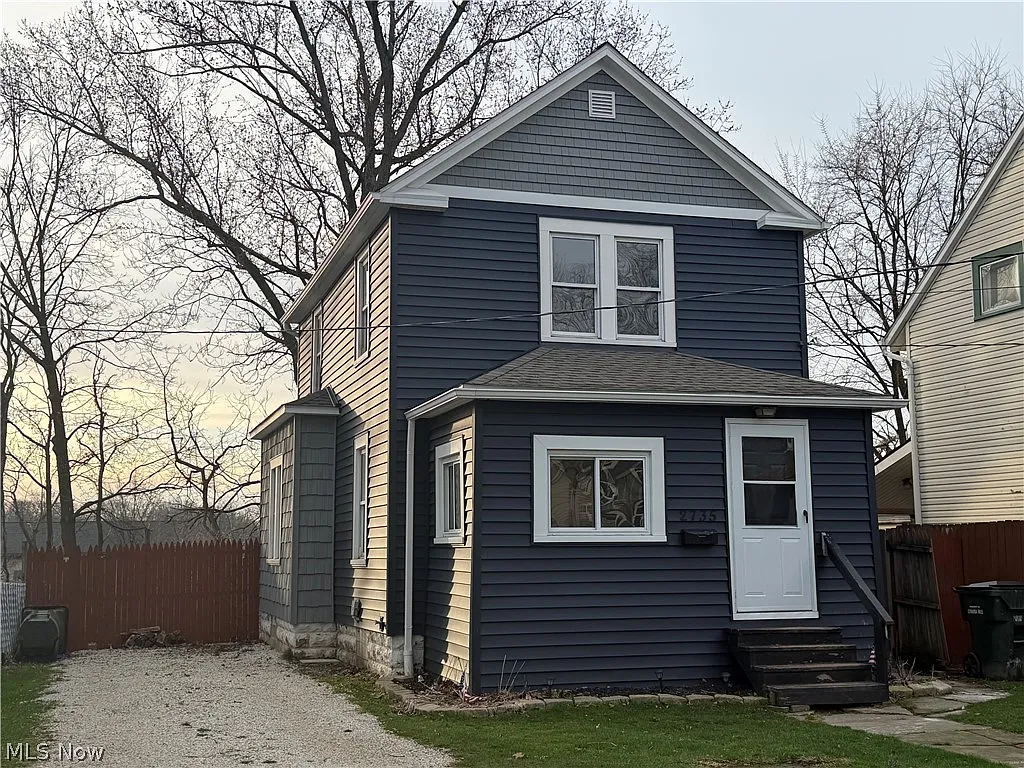 2735 3rd St photo 1