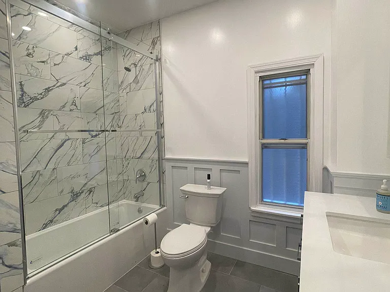 2322 Cambreleng Ave #1 — Photo 5