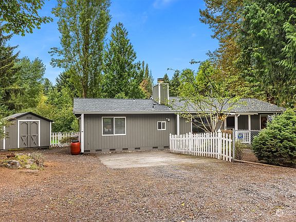 3rd image of 19245 Lago Place NE