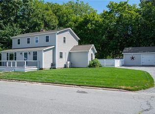 3 Middle St, Waterford, CT 06385