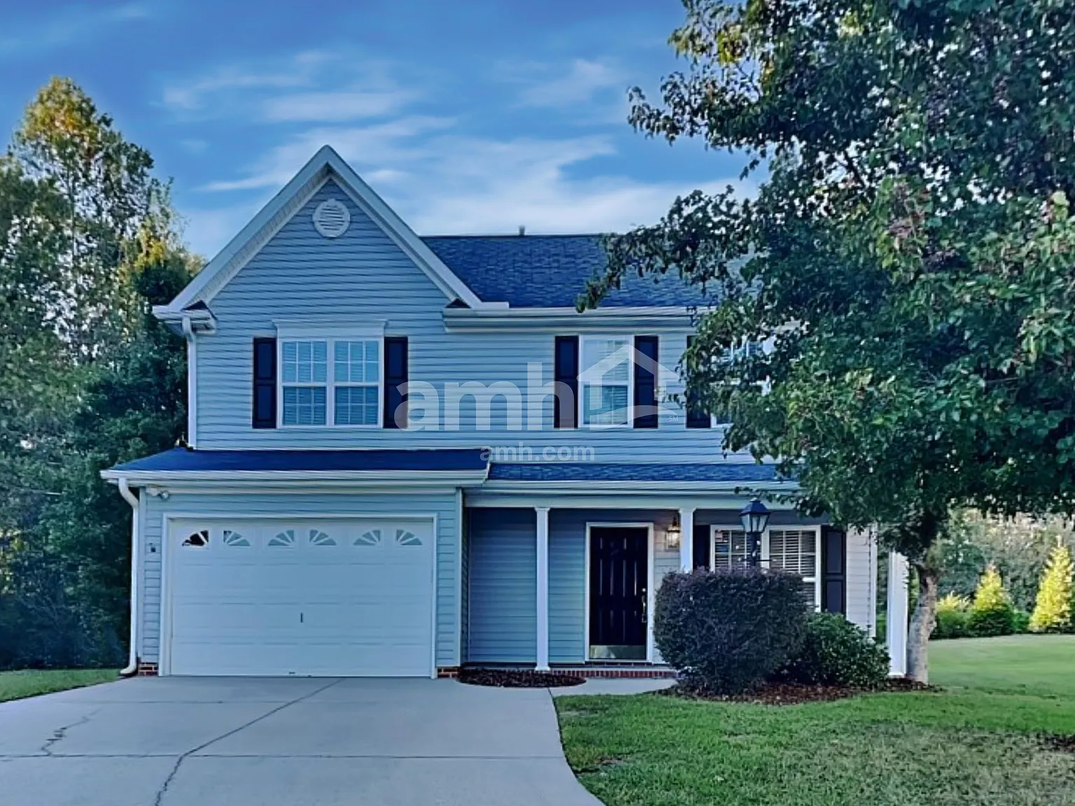 3 bed, 2.5 bath, 1490 sqft, $1,890 — Photo 1
