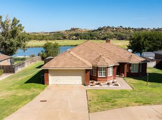 72 E Lakeshore Dr, Ransom Canyon, TX 79366