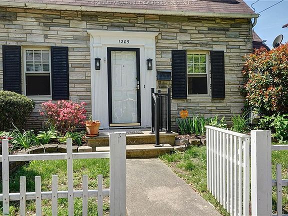 3rd image of 1205 Beech Ave