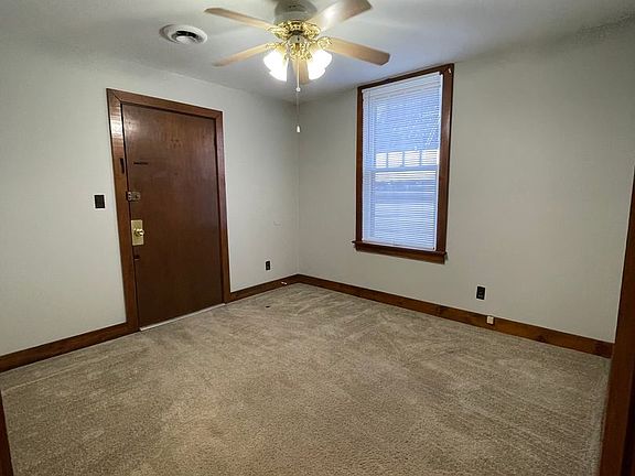 3rd image of 217-219 S 6th St #1