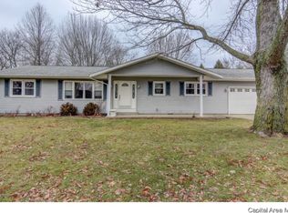 3 Prairie St, Auburn, IL 62615