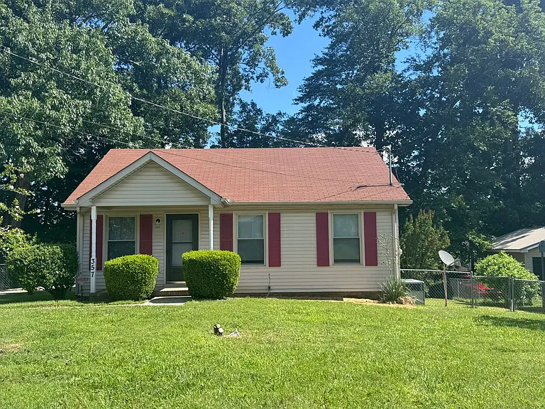 357 Erie Dr — Photo 1