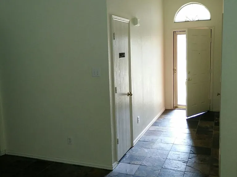 2700 Jennie Wells Dr — Photo 4