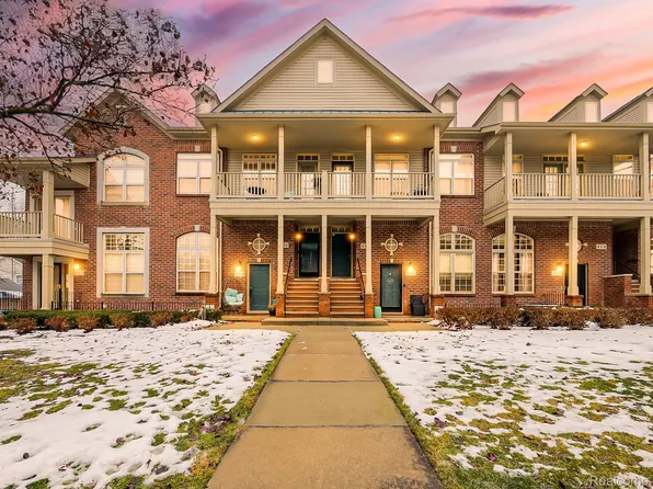 406 Old Pine Way, Walled Lake, MI 48390