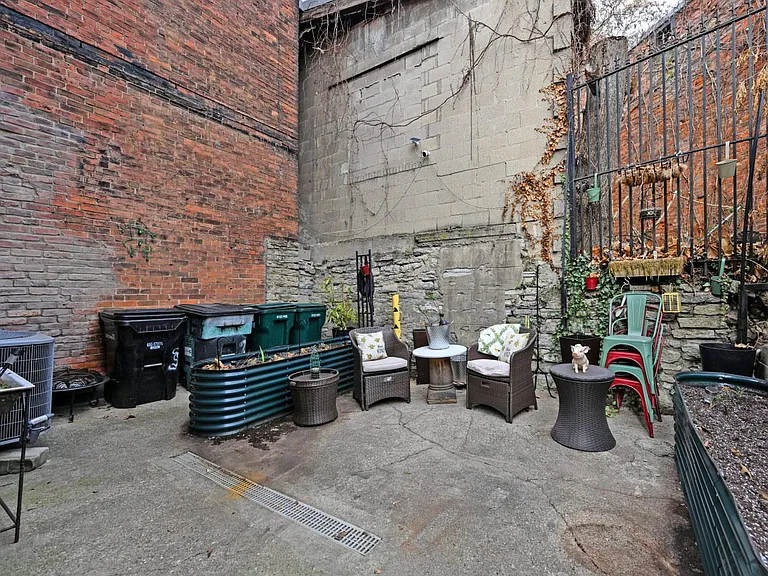 118 E Liberty St #A — Photo 29