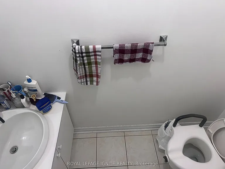 101 Orleans Dr — Photo 15