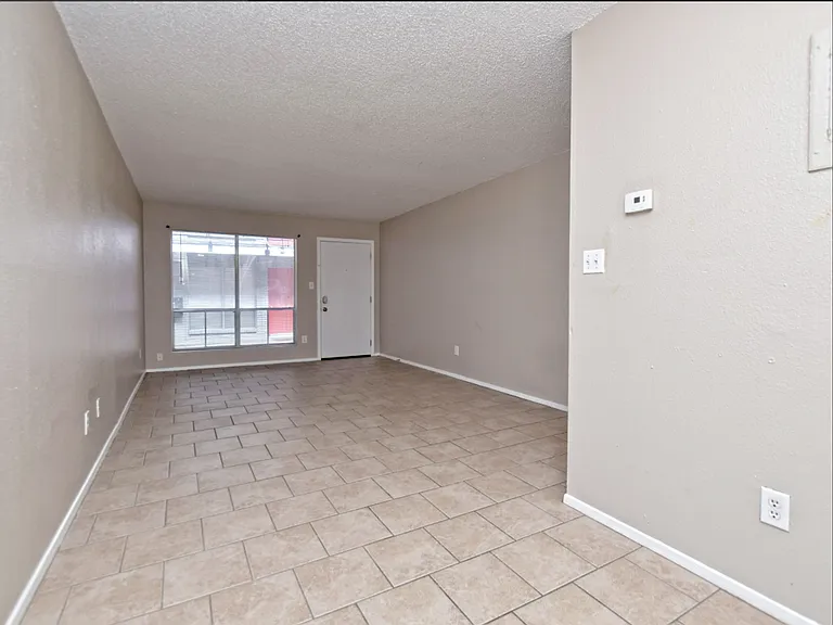 Peppertree Apartments — Photo 8