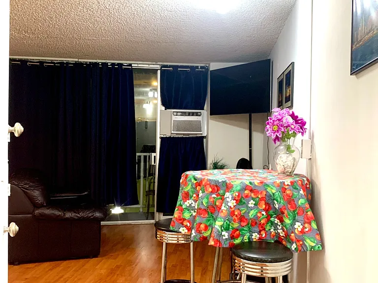 750 Amana St #312 — Photo 11