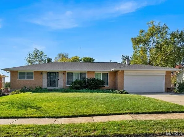 9463 Trillium Dr, Saint Louis, MO 63126