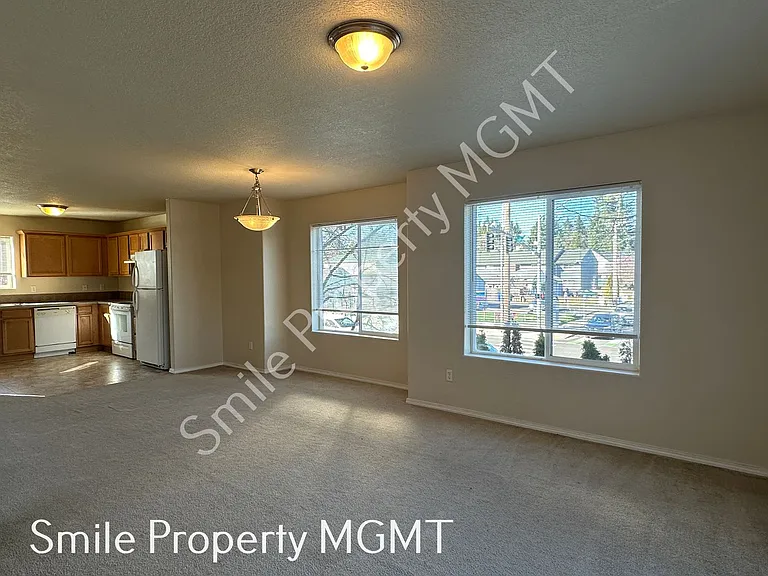 13450 SE Division St — Photo 4