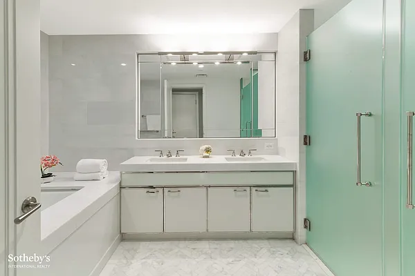 Sold by Sotheby's International Realty | media 20