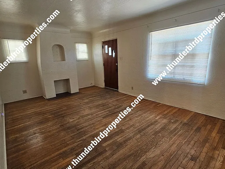 1622 Coal Ave SE — Photo 2