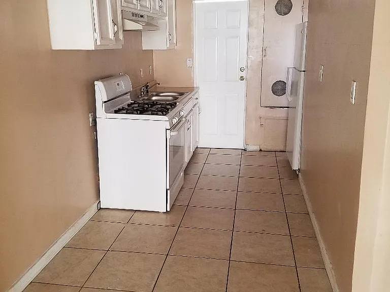 209 Columbia Pl #209 — Photo 10