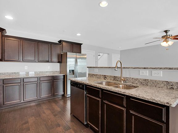 5th image of 3043 Joseph Dr