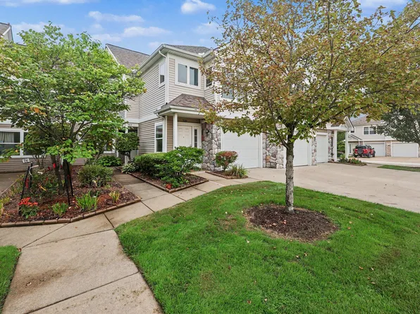 743 Creekstone Ln, Chelsea, MI 48118