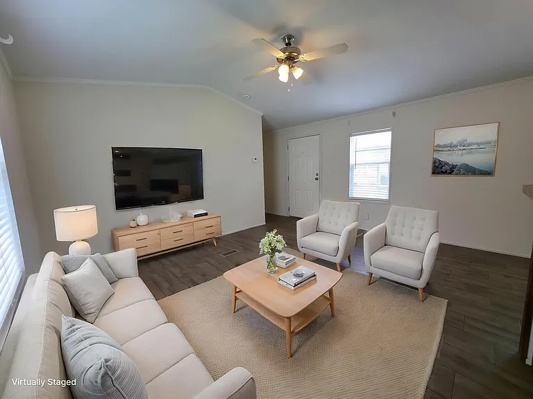 1440 W Plum St #140 — Photo 5
