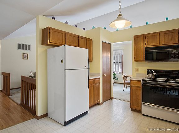 4th image of 352 Timber Oaks Dr