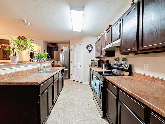 3rd image of 207 Red Cloud Dr
