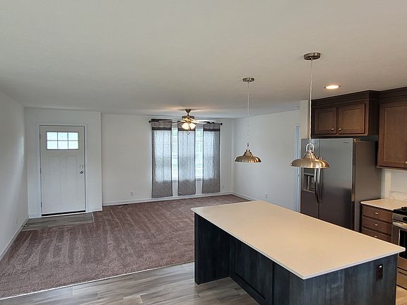 4th image of 1133 Yeomans St #204