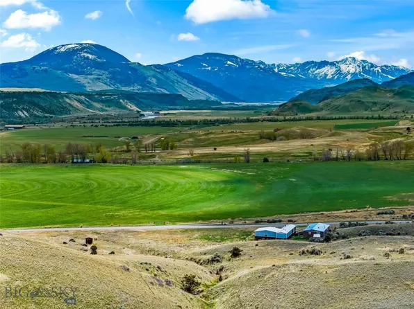 158 Dry Creek Rd S, Emigrant, MT 59027