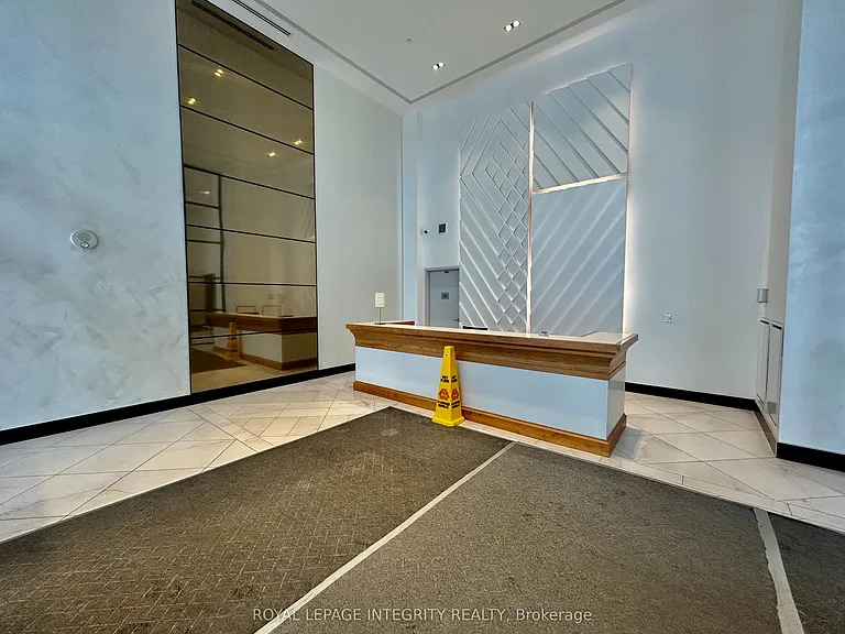 255 Bay St #910 — Photo 4