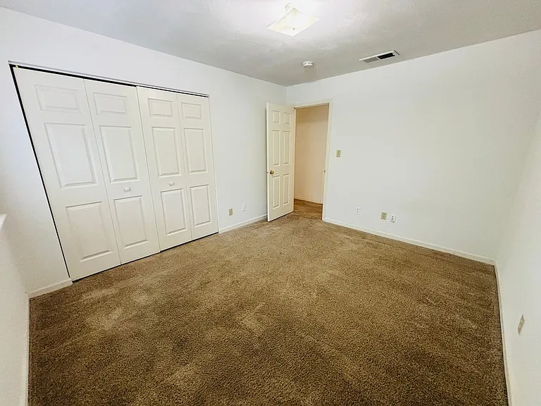 401 E Berryfield Ln — Photo 8