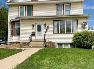 412 W Main St, Luverne, MN 56156