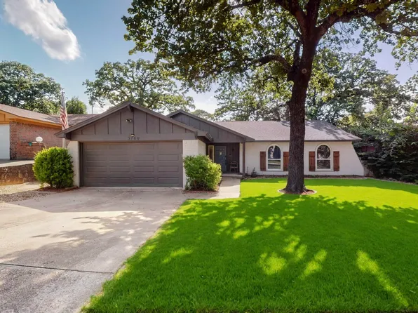 5700 Kingstree Ct, Arlington, TX 76017