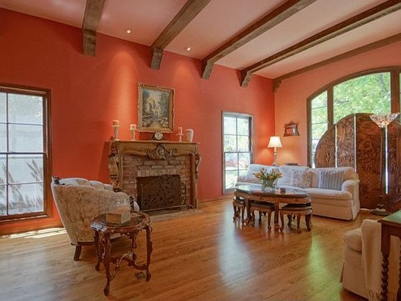 2nd image of 4212 Camellia Ave