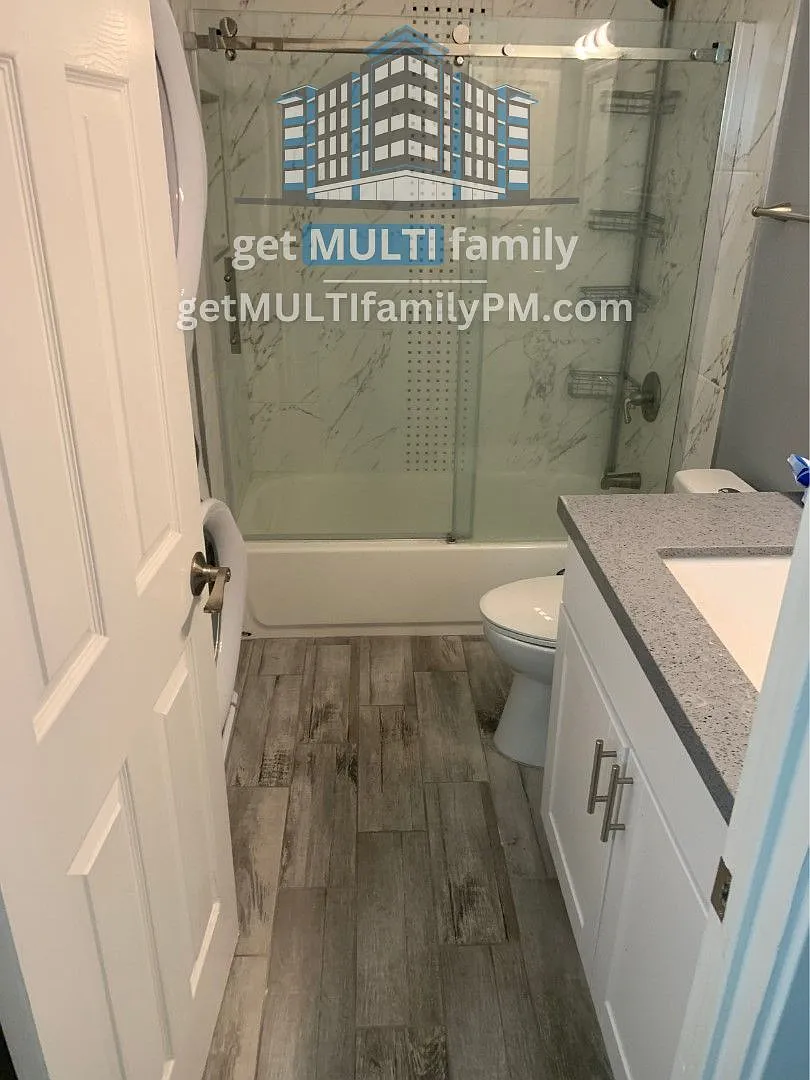 2 bed, 1.0 bath, 800 sqft, $1,100 — Photo 3