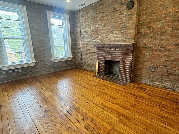 4th image of 866 S 3rd St #A