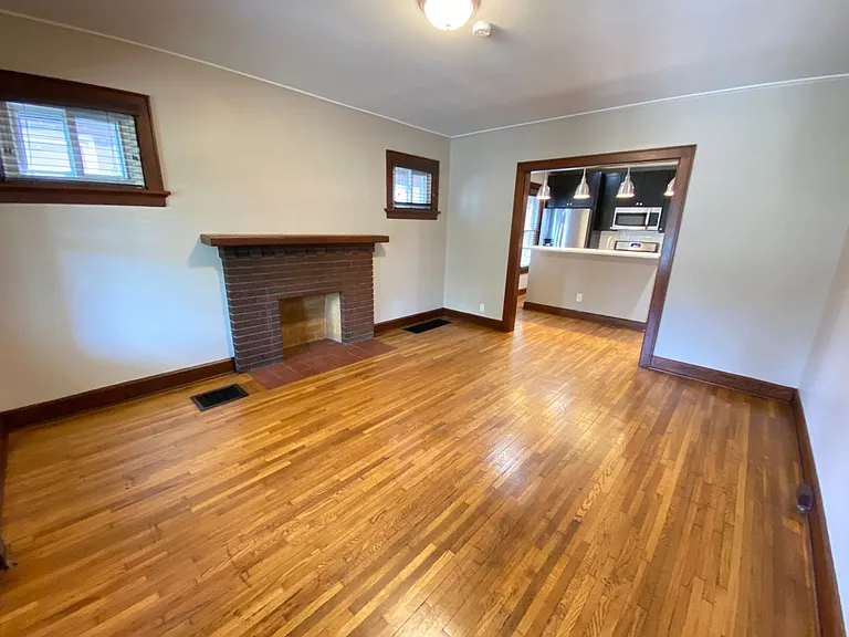 E 15th Ave 425-427 TNB — Photo 7