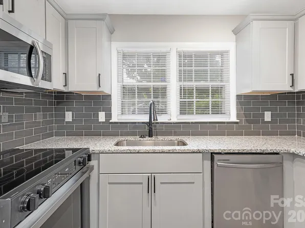 4601 Coronado Dr, Charlotte, NC 28212